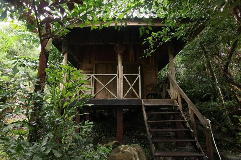 Хостел Mad Monkey Koh Rong Samloem Ронгсанлем Экстерьер фото
